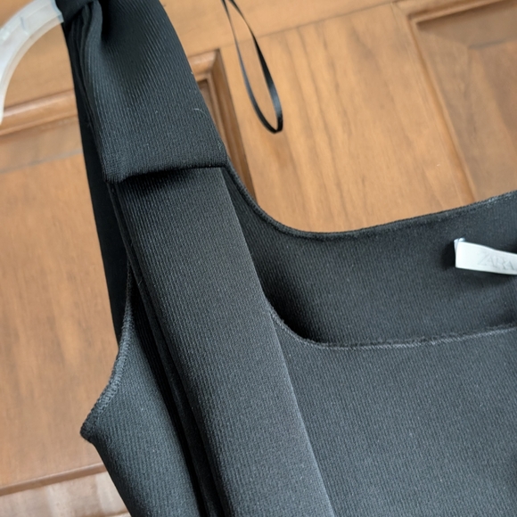 Zara Black Square Neck Tank with Tie Shoulder Straps - Picture 4 of 10